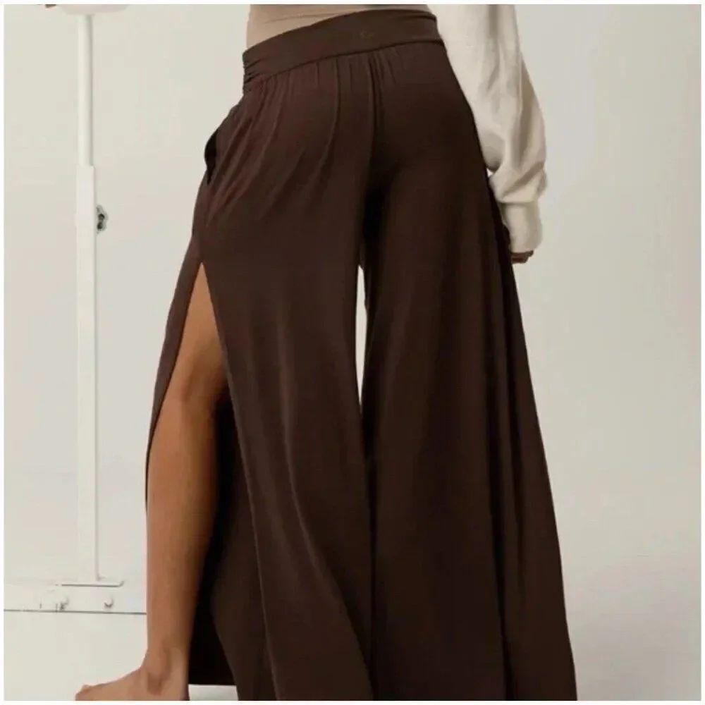 Papaya women's solid chocolate brown High Rise wide leg side split pants Small